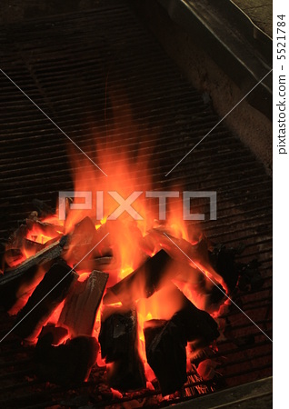 “kycom”最昂贵家具亮相宁波  一套红木沙发256万(图1)